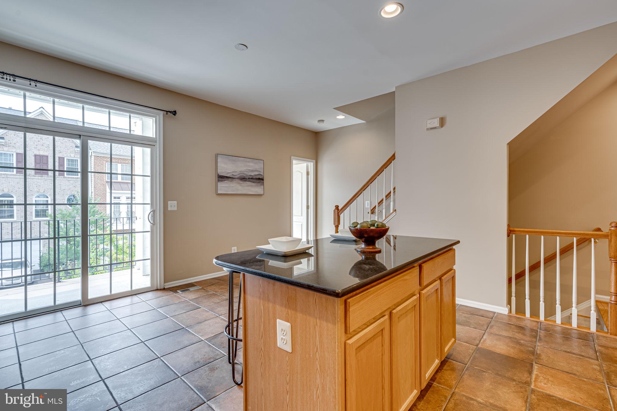 7804 LOCUST LEAF LN