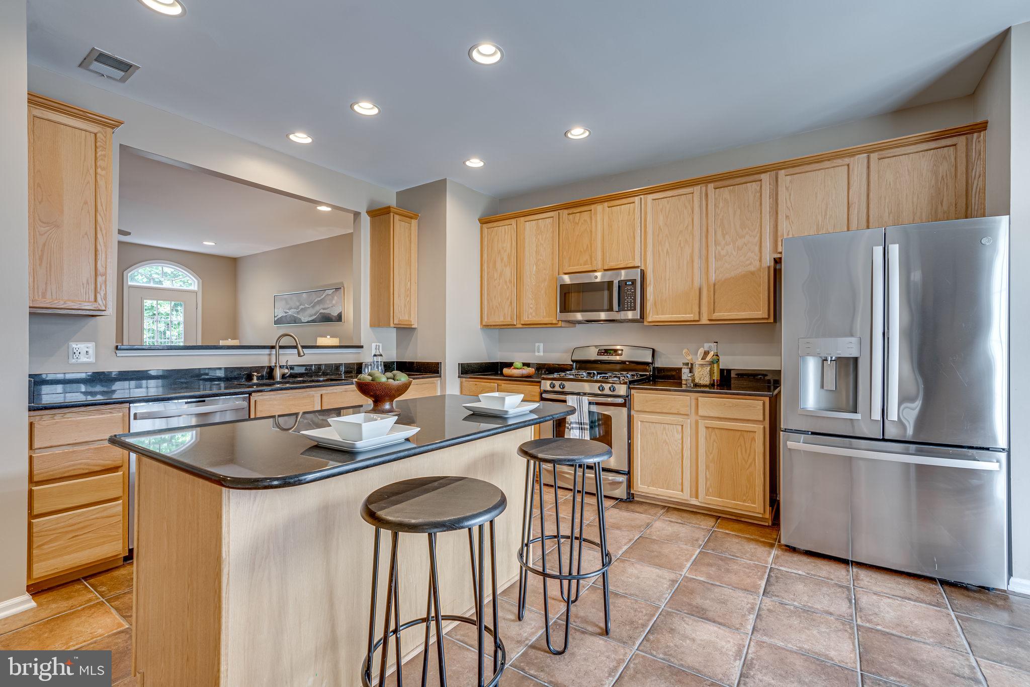 7804 LOCUST LEAF LN