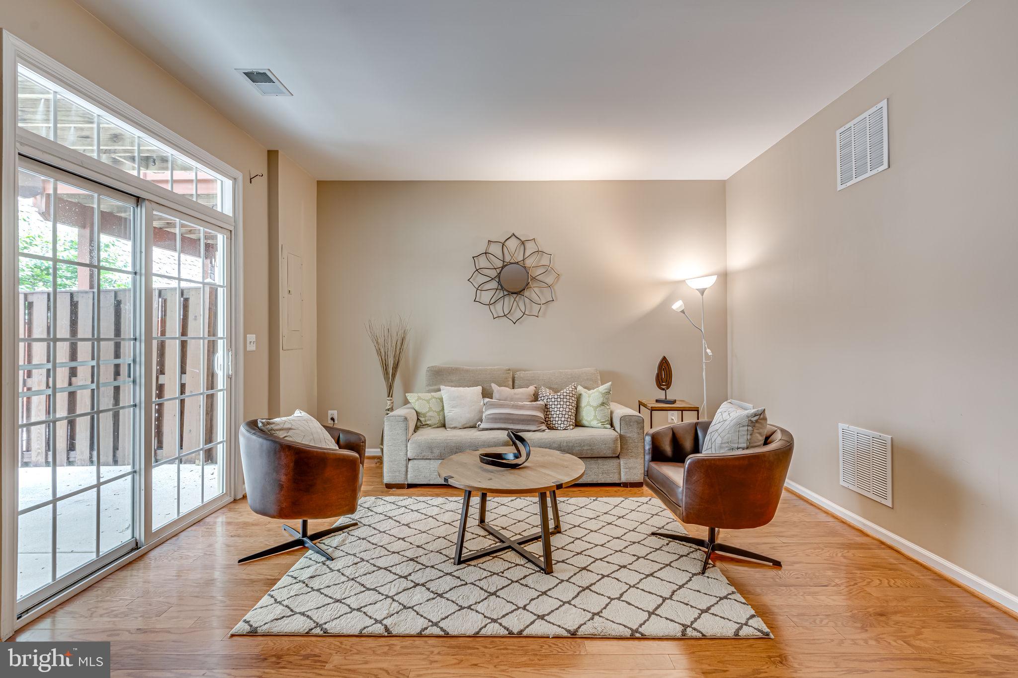 7804 LOCUST LEAF LN
