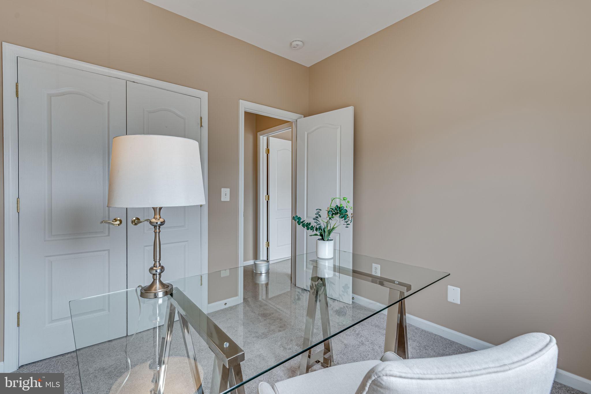 7804 LOCUST LEAF LN