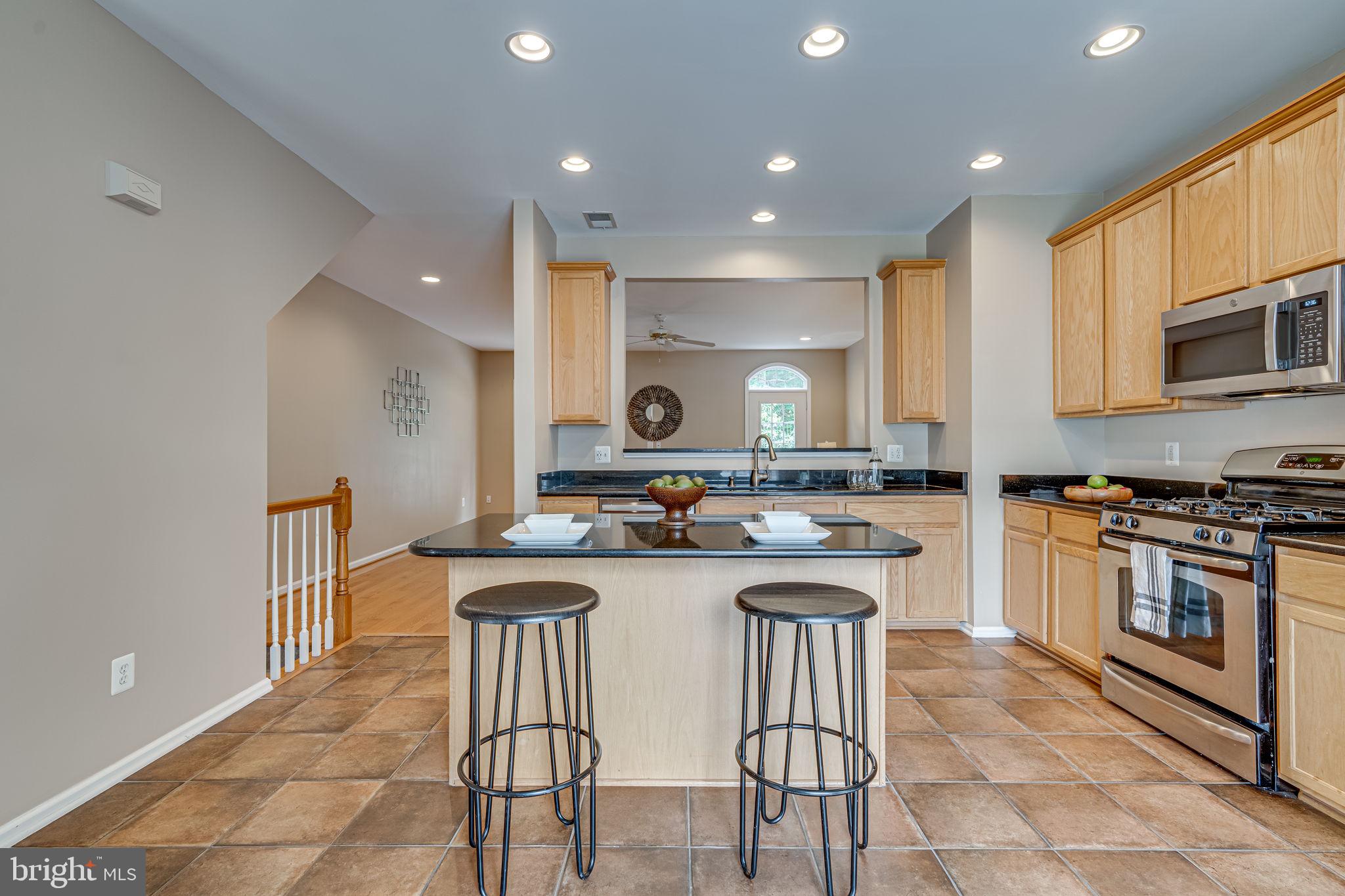 7804 LOCUST LEAF LN