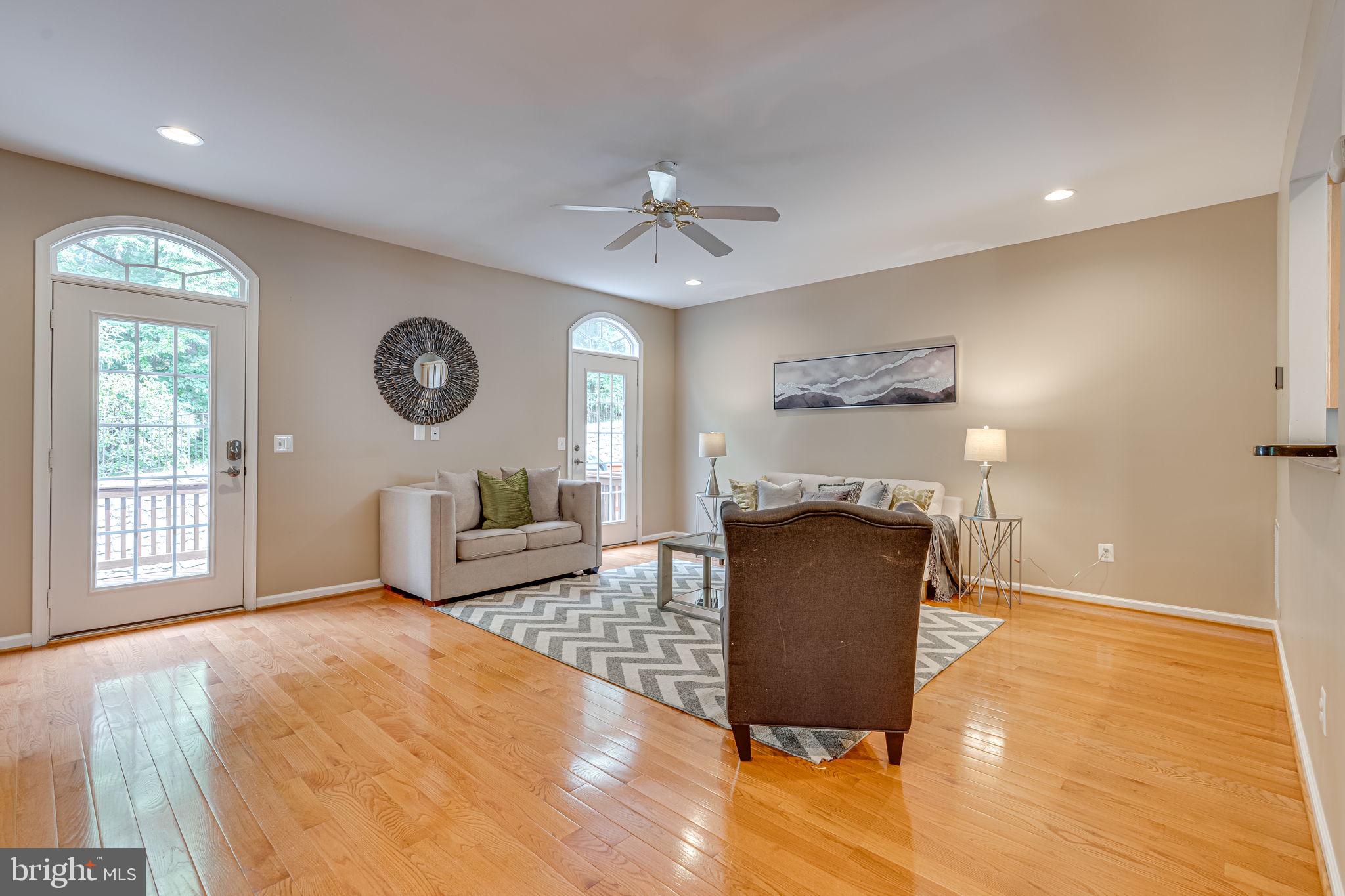 7804 LOCUST LEAF LN