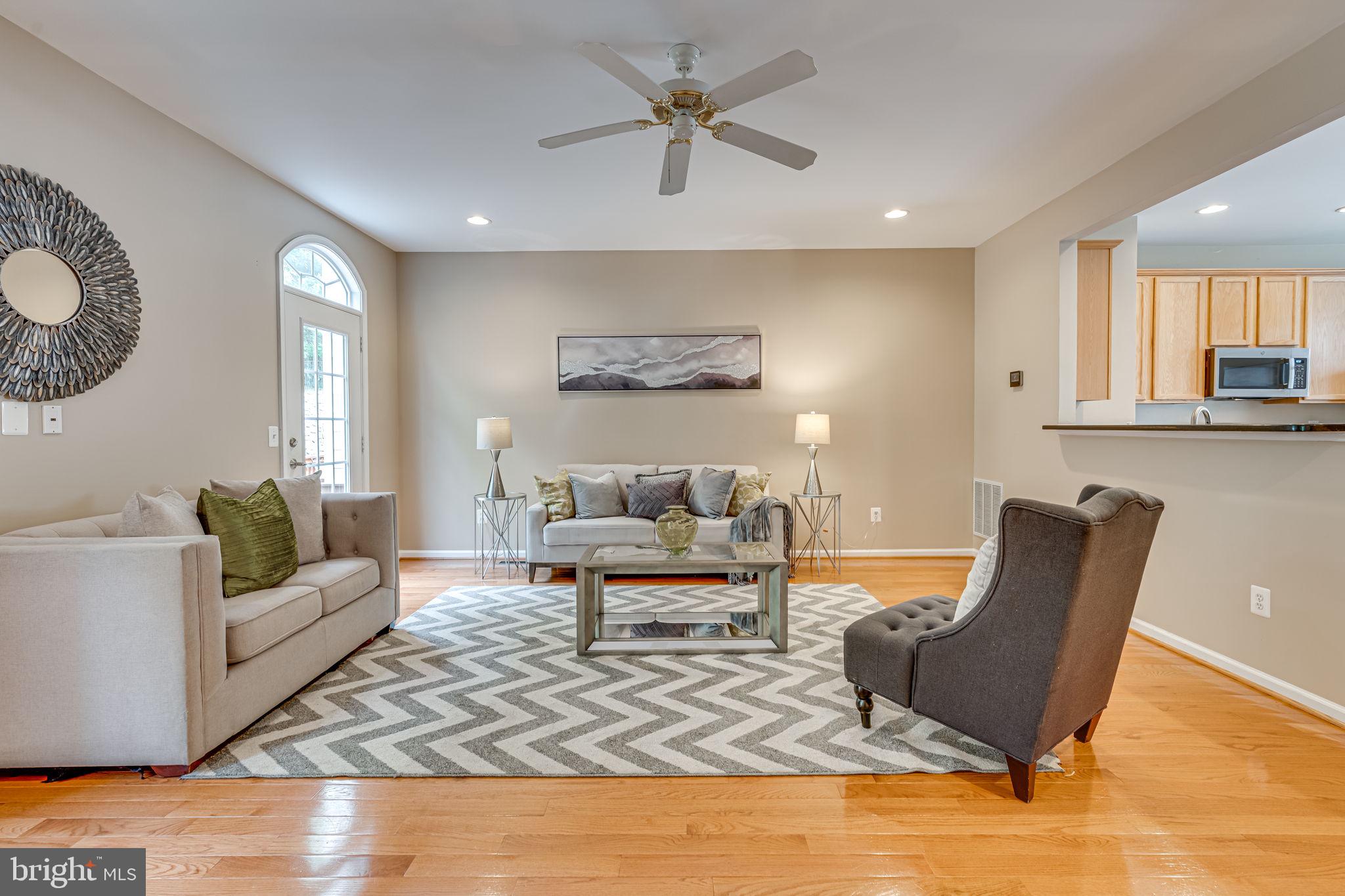 7804 LOCUST LEAF LN