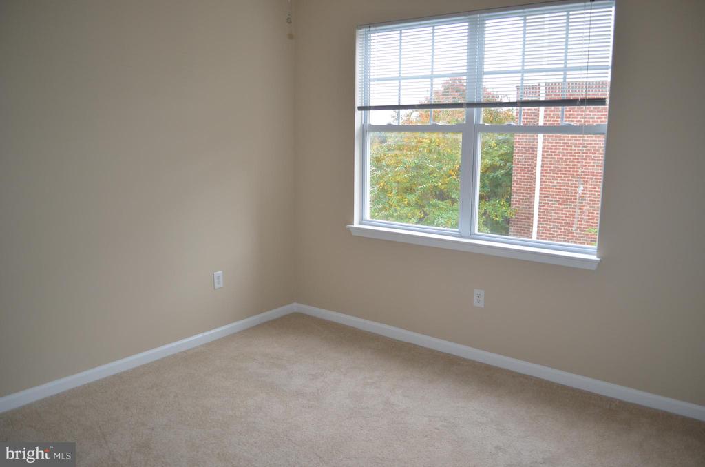 12921 CENTRE PARK CIR #301