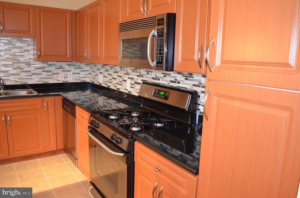 12921 CENTRE PARK CIR #301