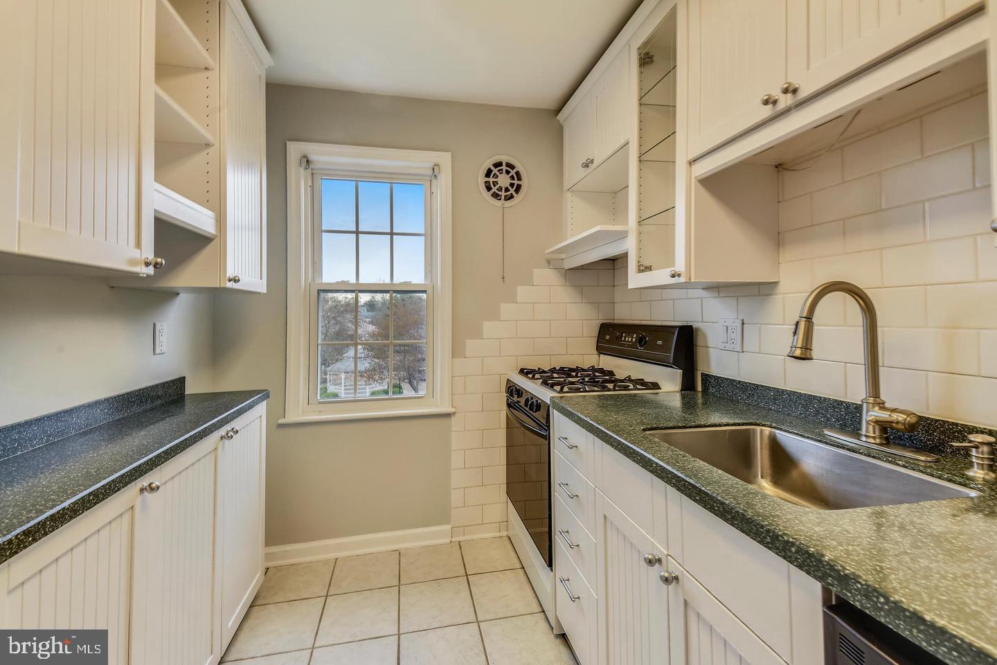 1302 BELLE VIEW BLVD #C1