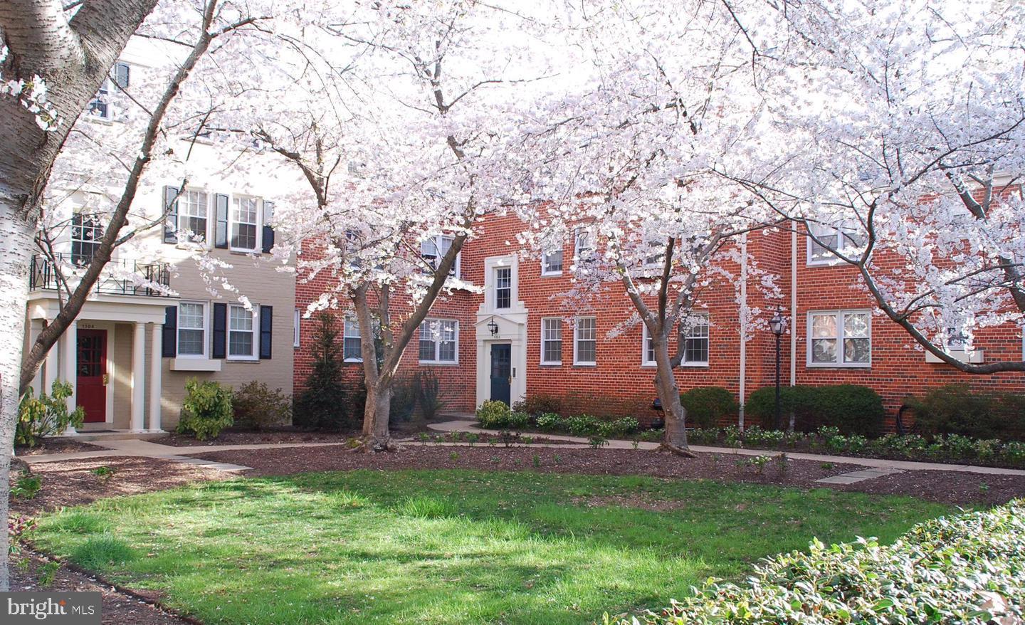 1302 BELLE VIEW BLVD #C1