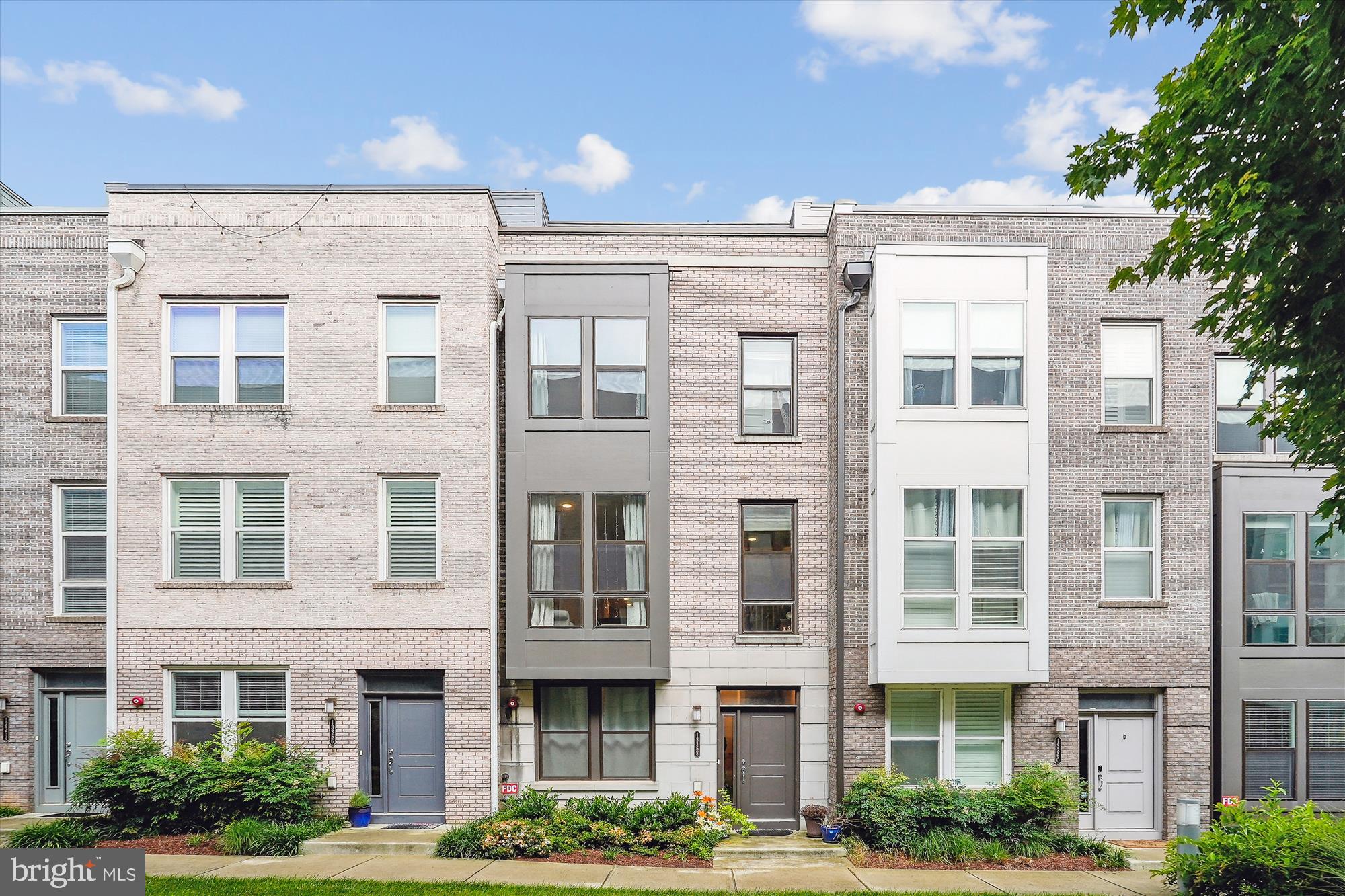13358 SHERWOOD PARK LN