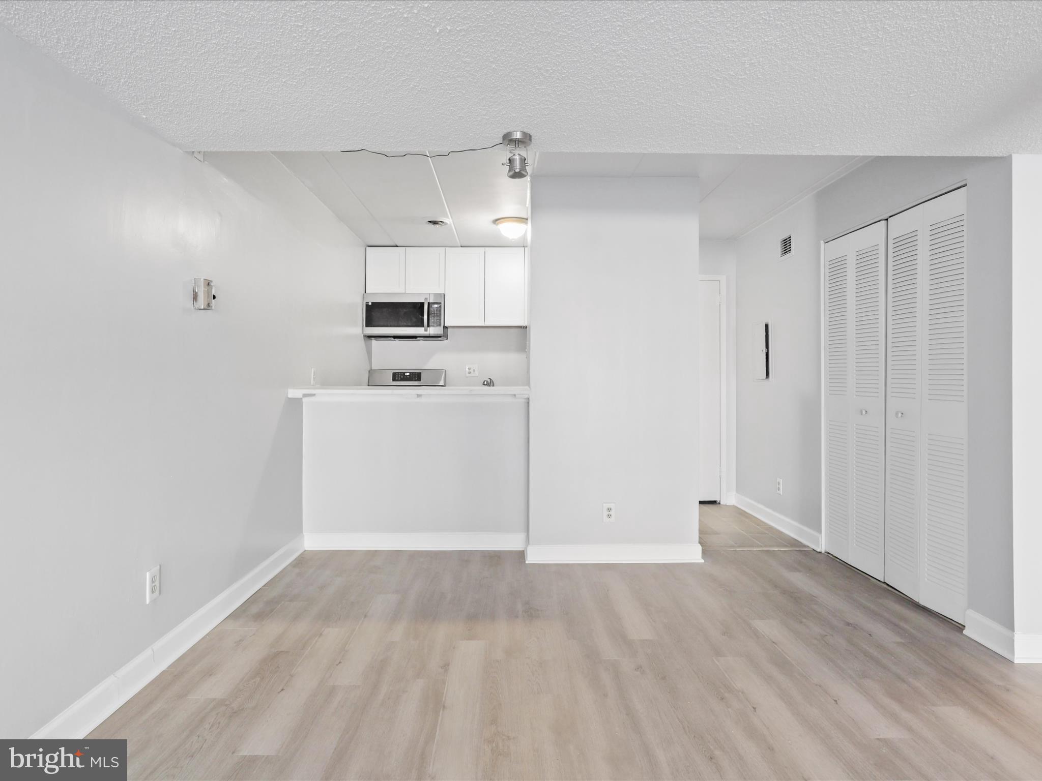 2527 Huntington Ave #17
