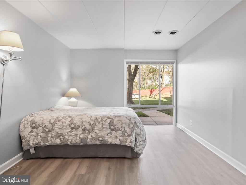 2527 Huntington Ave #17