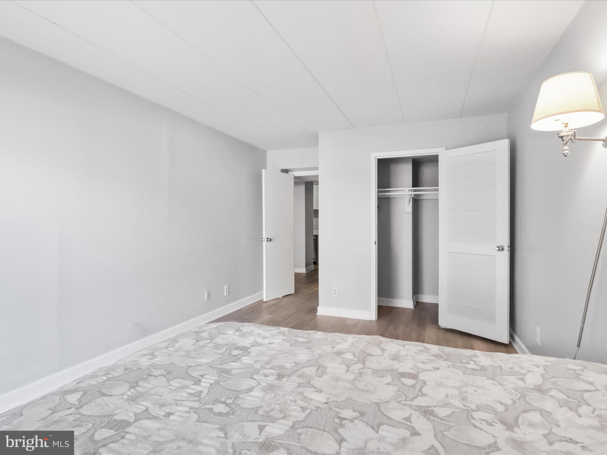 2527 Huntington Ave #17