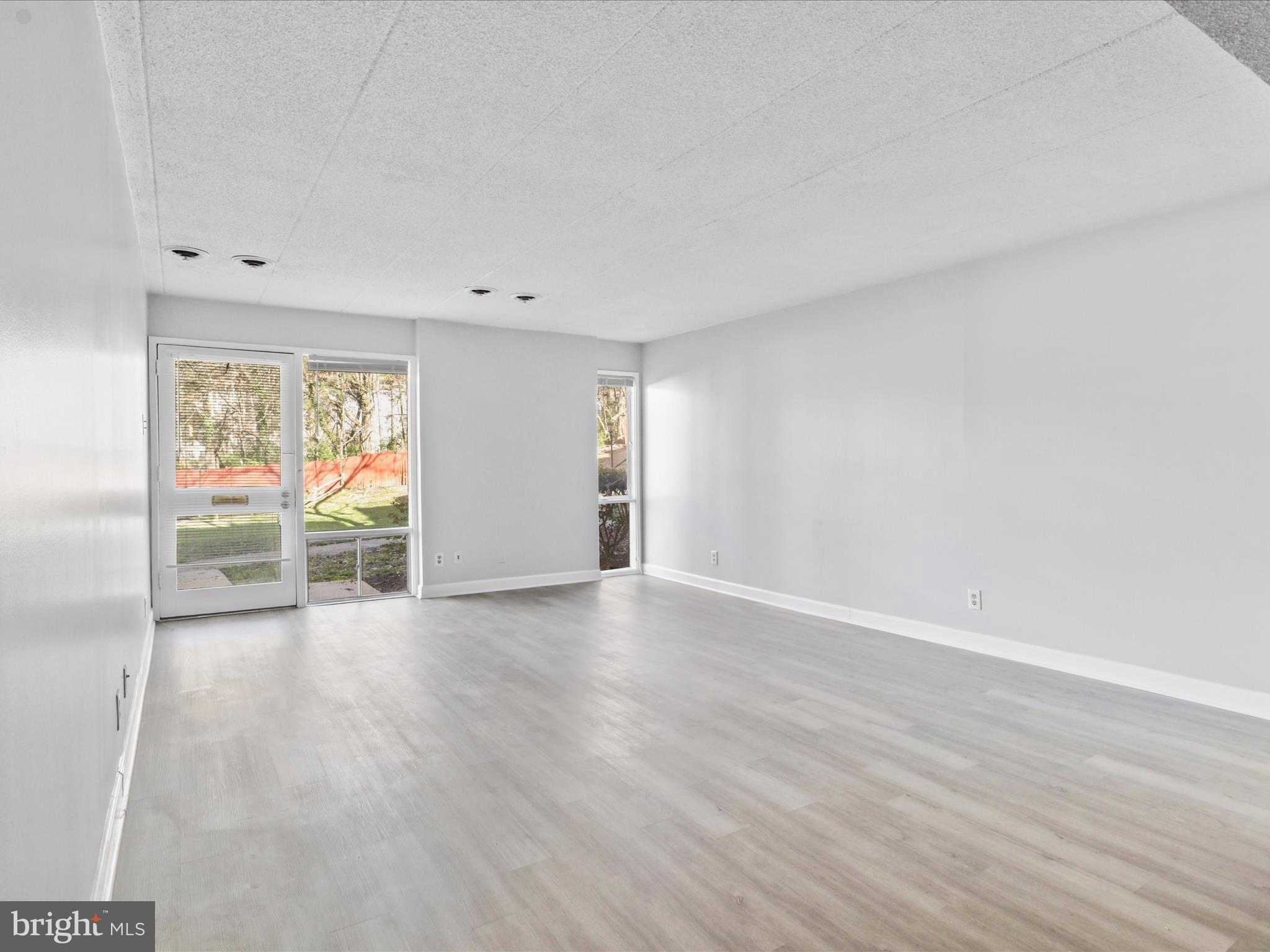 2527 Huntington Ave #17