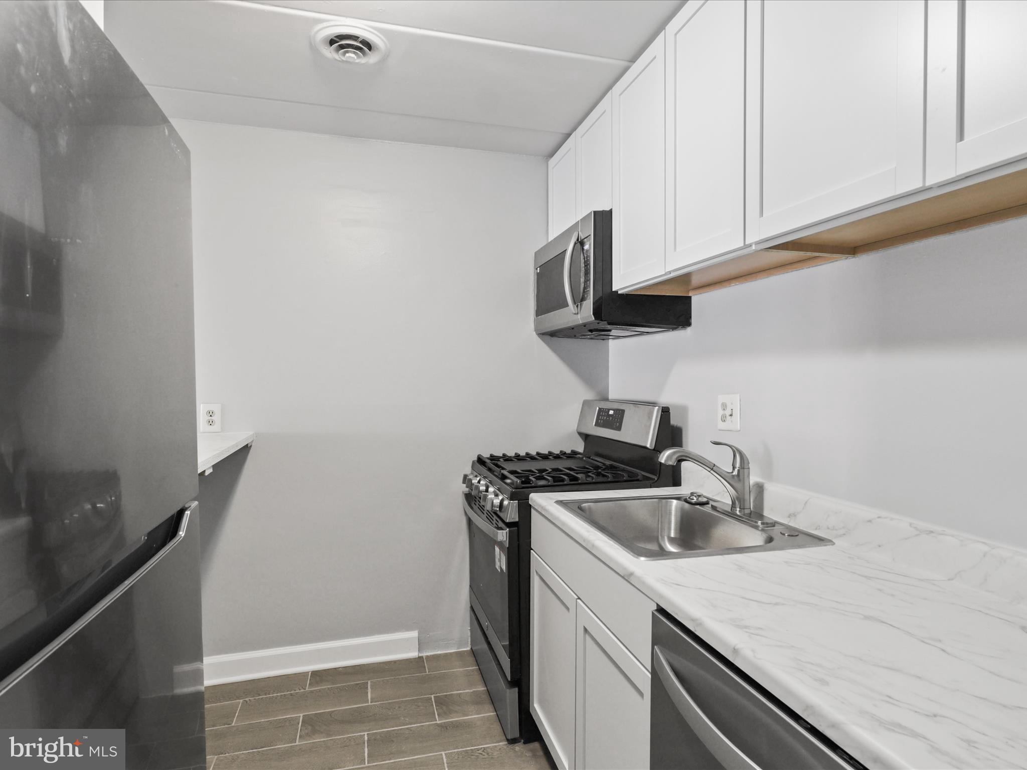 2527 Huntington Ave #17