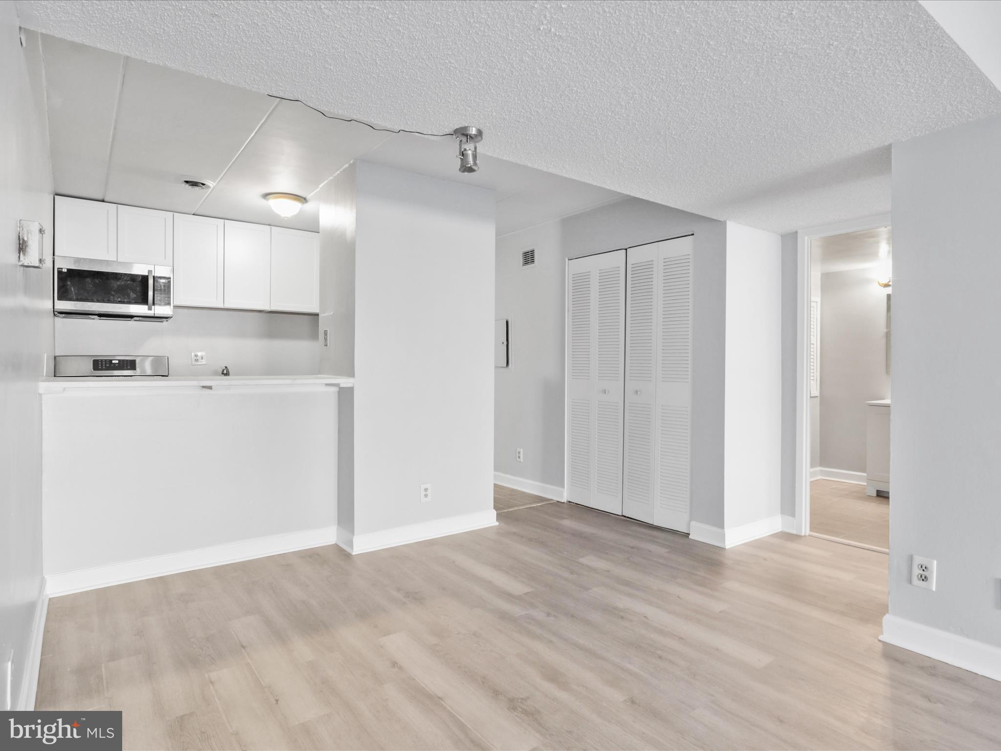 2527 Huntington Ave #17