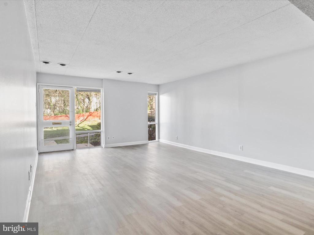 2527 Huntington Ave #17