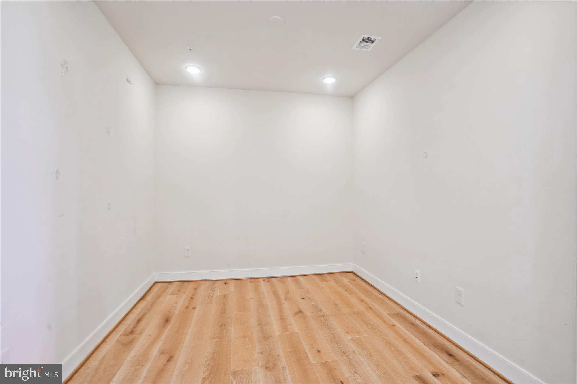 11200 RESTON STATION BLVD #306