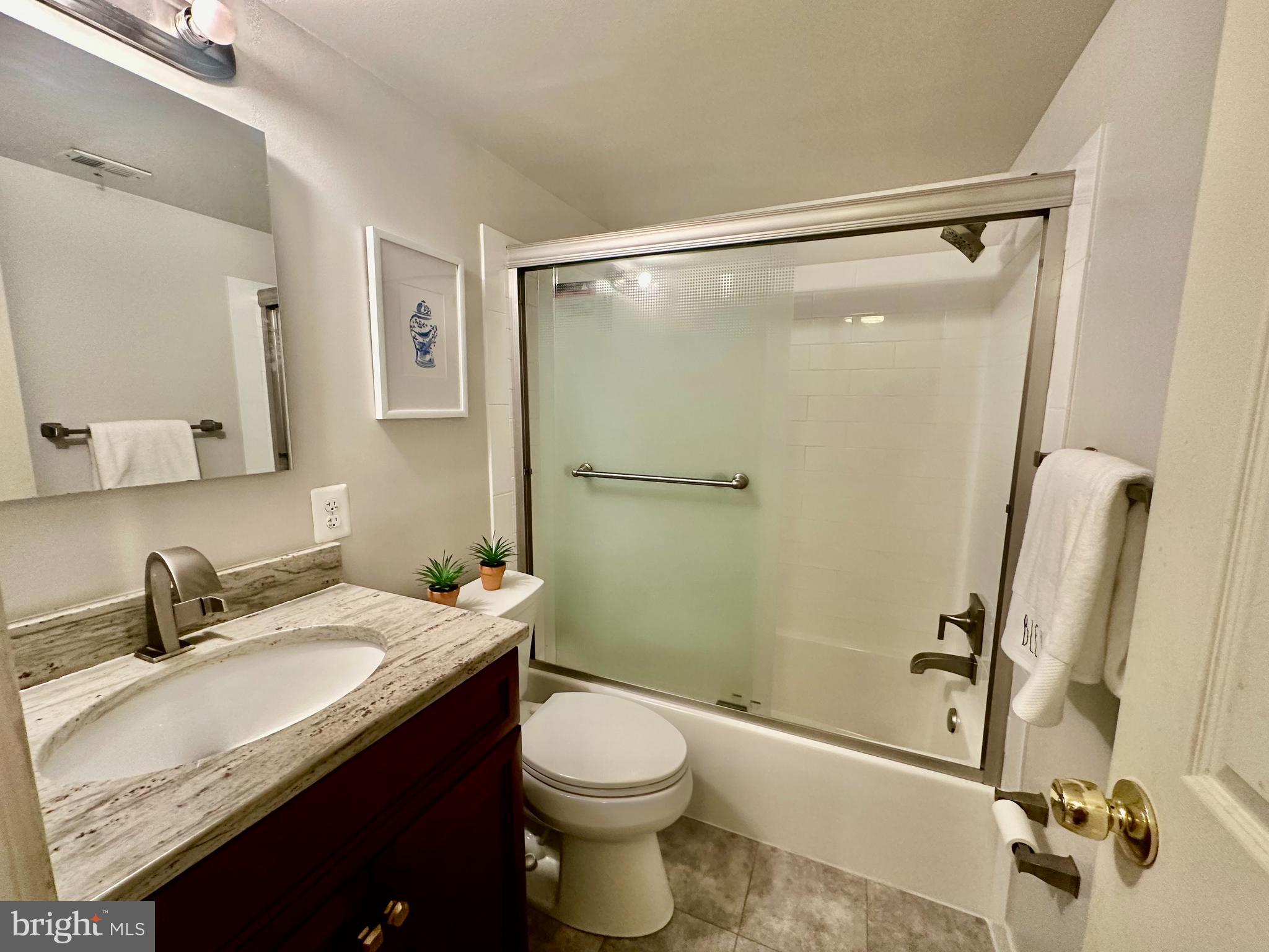 4921 Americana Dr #104
