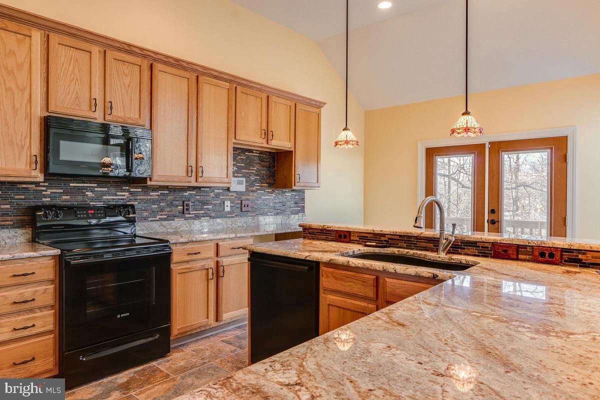 2482 LEYLAND RIDGE RD