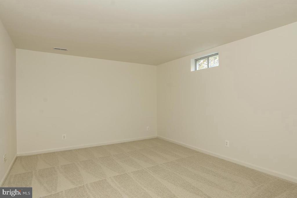 2482 LEYLAND RIDGE RD