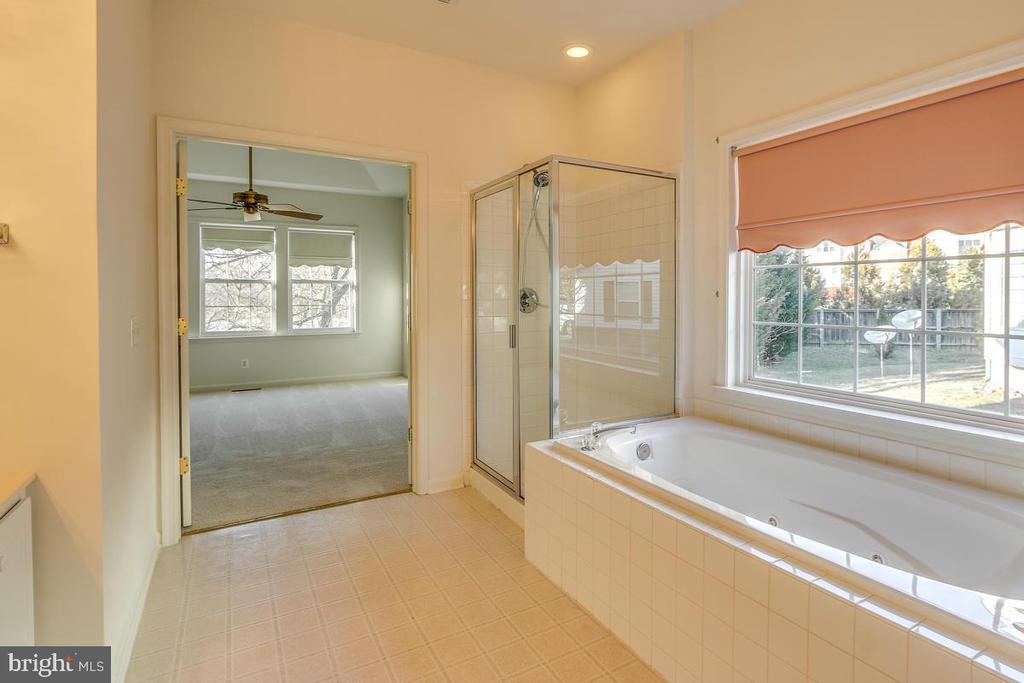 2482 LEYLAND RIDGE RD