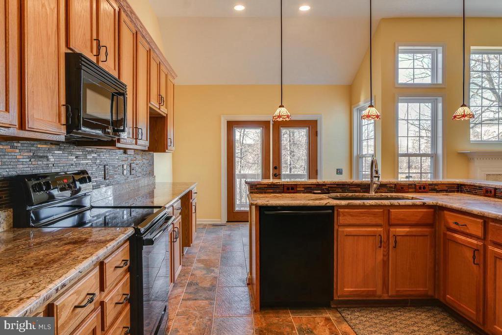 2482 LEYLAND RIDGE RD