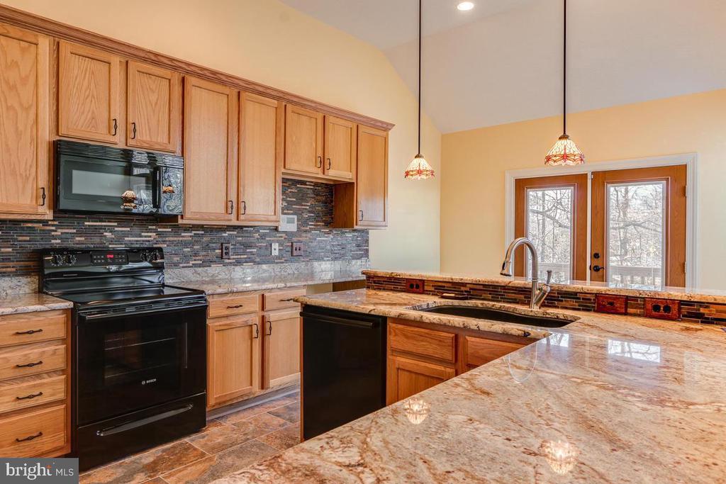 2482 LEYLAND RIDGE RD