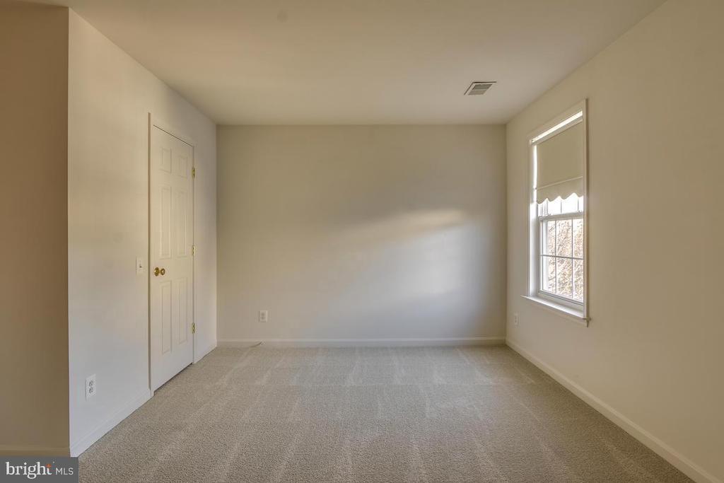 2482 LEYLAND RIDGE RD