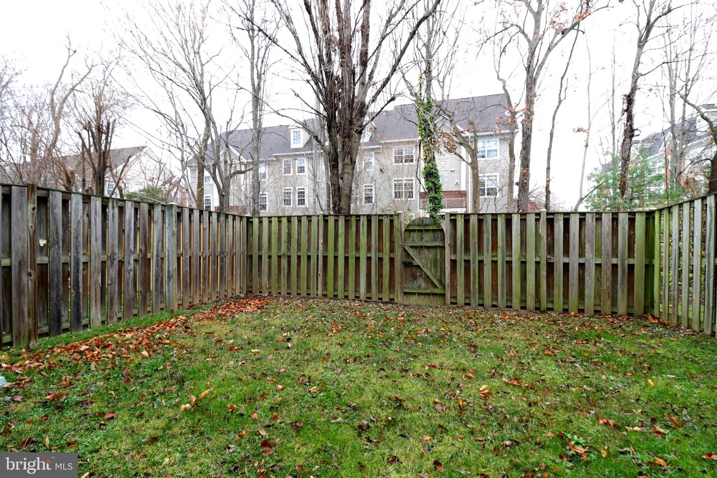 2351 STONE FENCE LN