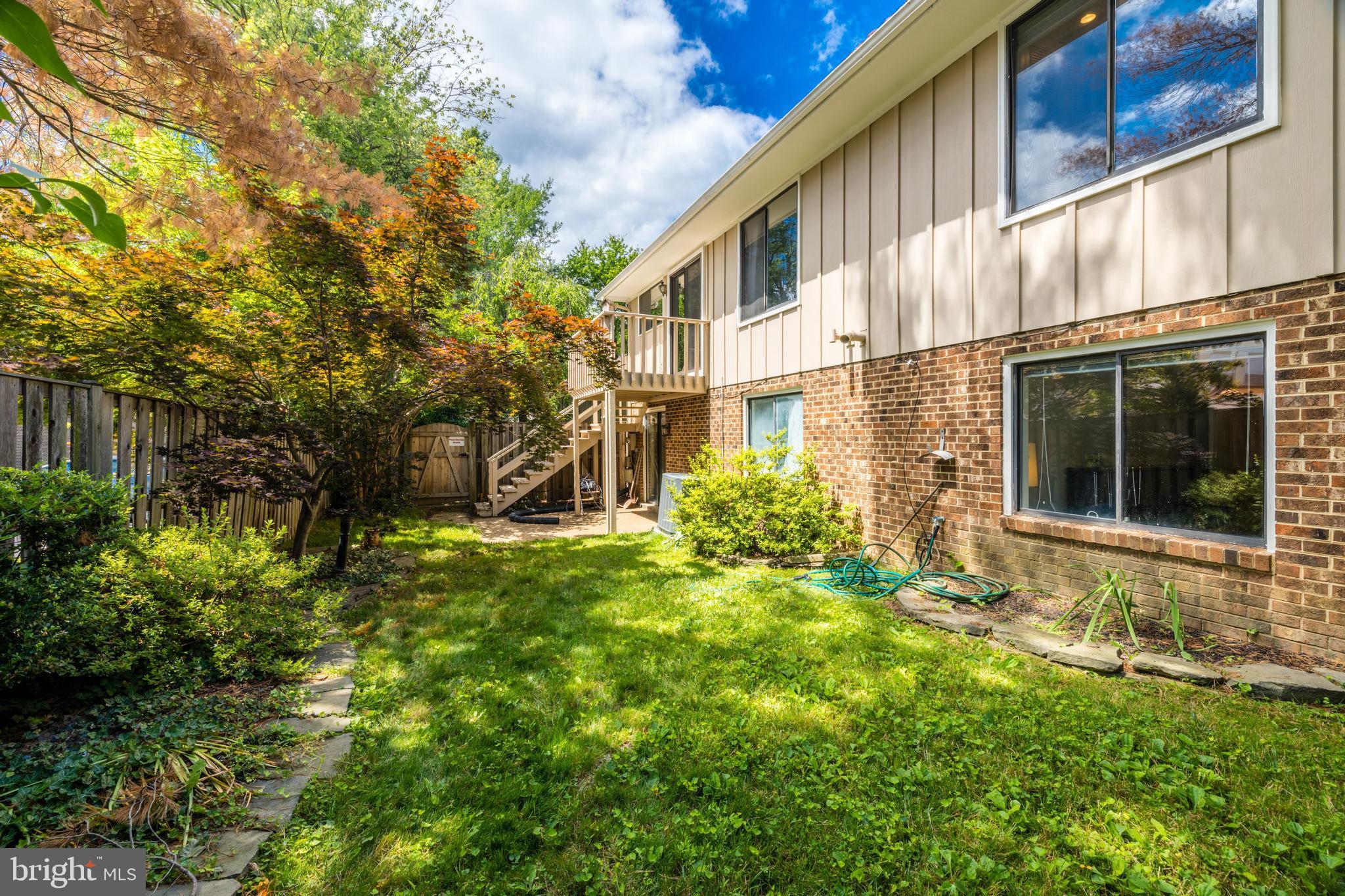 2808 Oakton Manor Ct