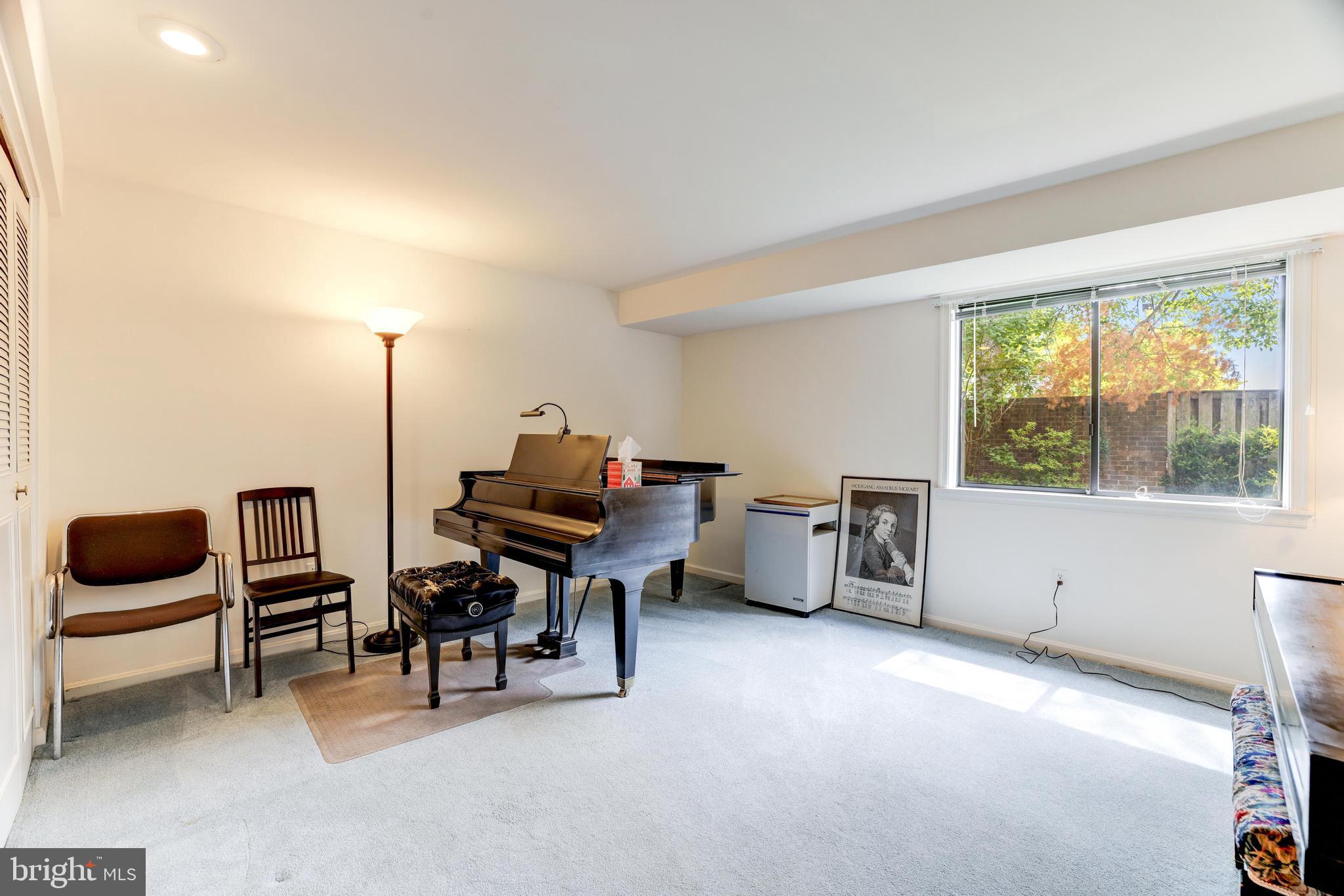 2808 Oakton Manor Ct