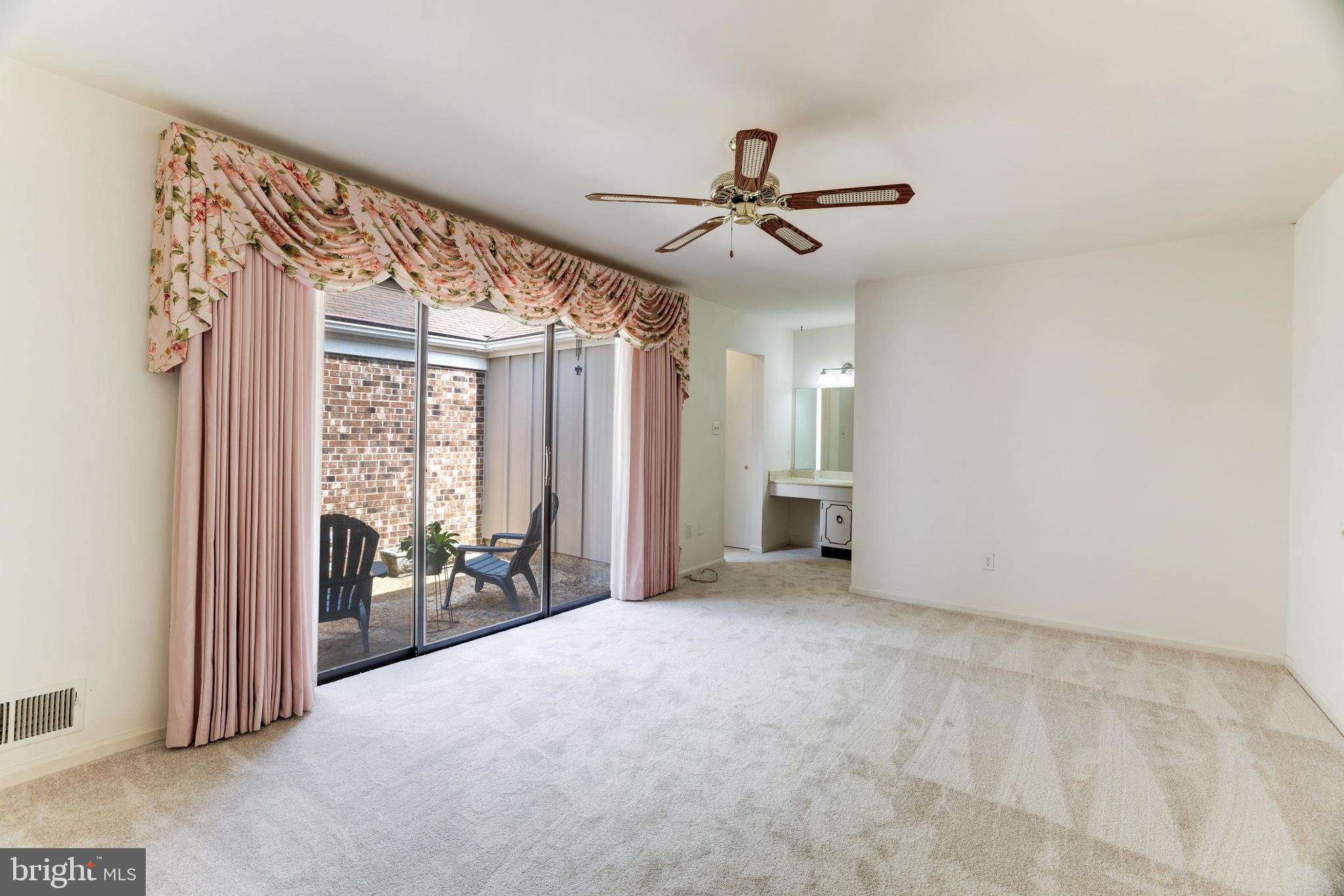 2808 Oakton Manor Ct