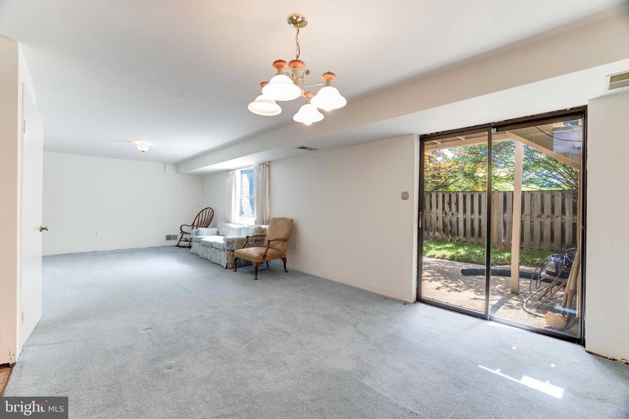 2808 Oakton Manor Ct