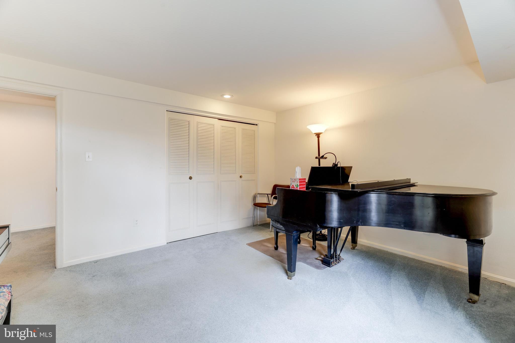 2808 Oakton Manor Ct