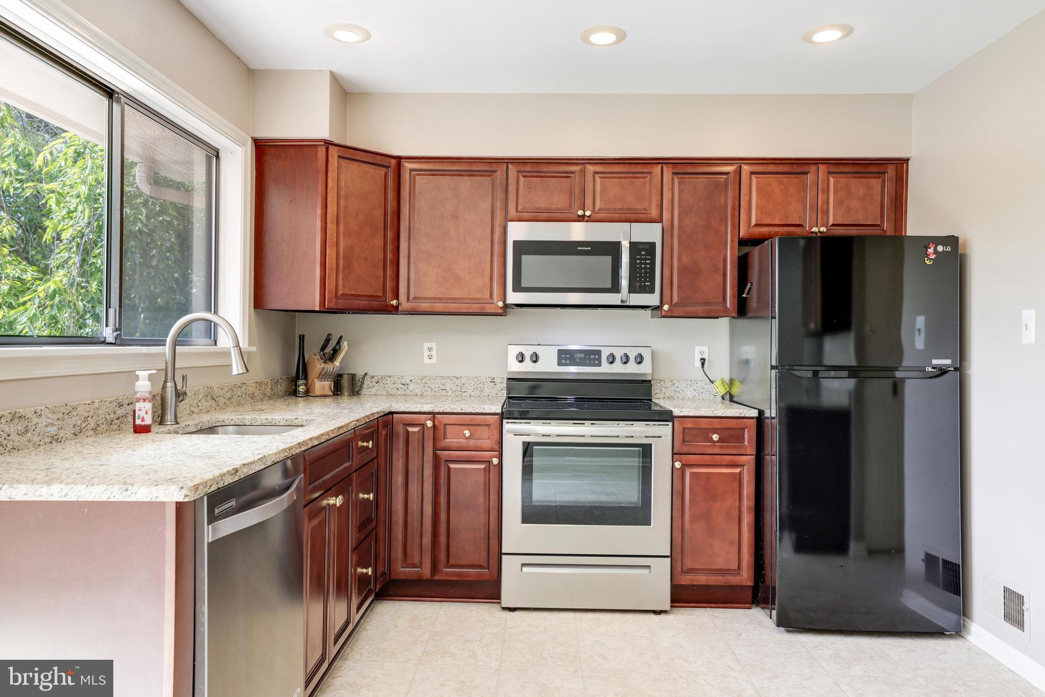 2808 Oakton Manor Ct