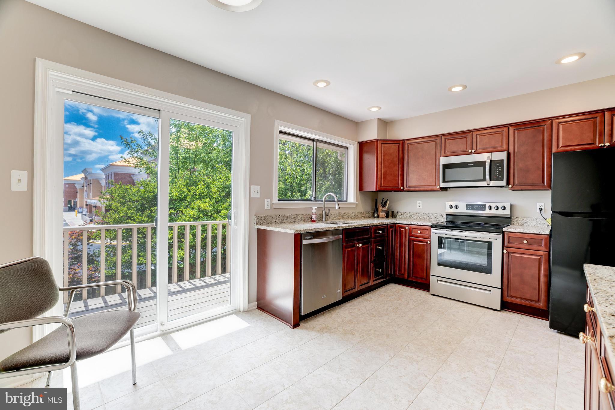 2808 Oakton Manor Ct