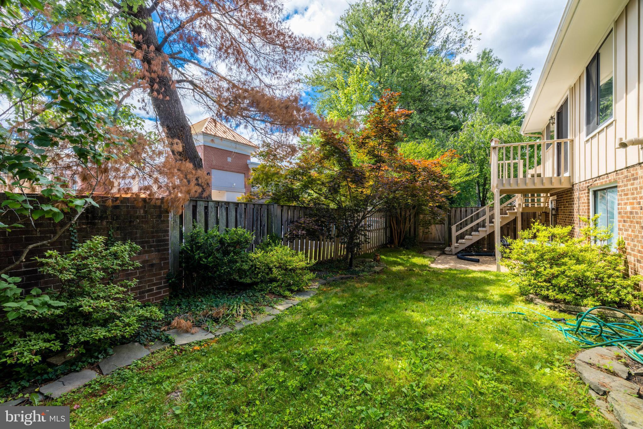 2808 Oakton Manor Ct
