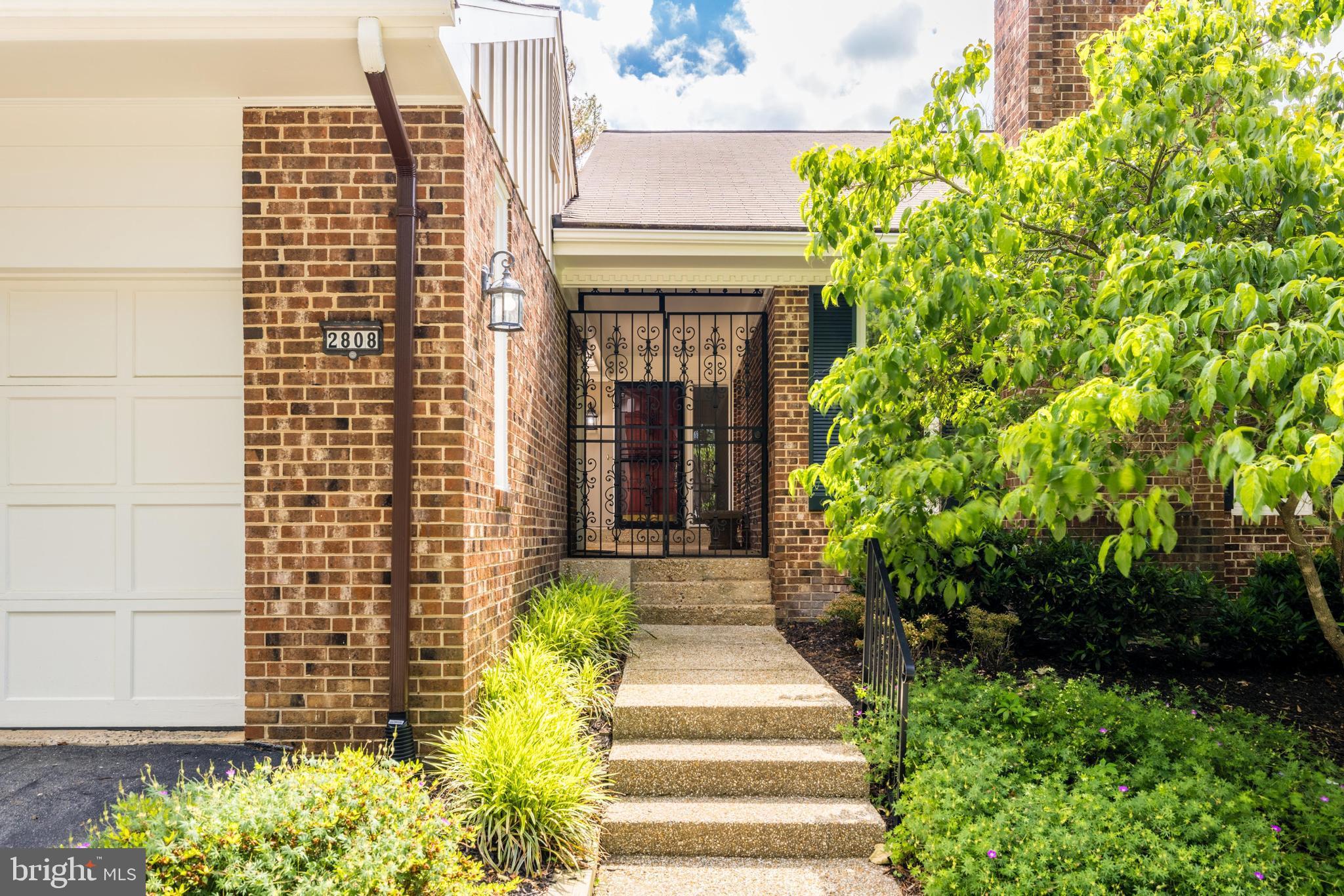 2808 Oakton Manor Ct