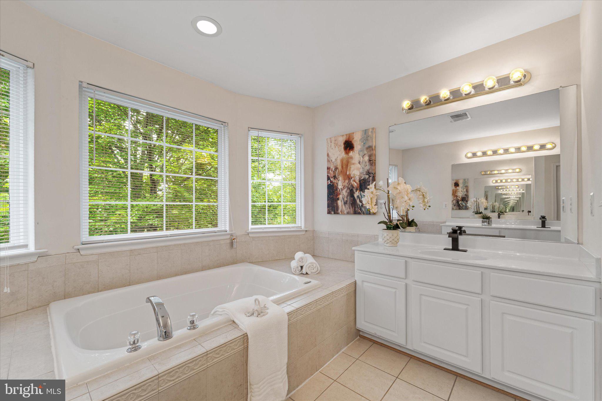 905 ROYAL ELM CT
