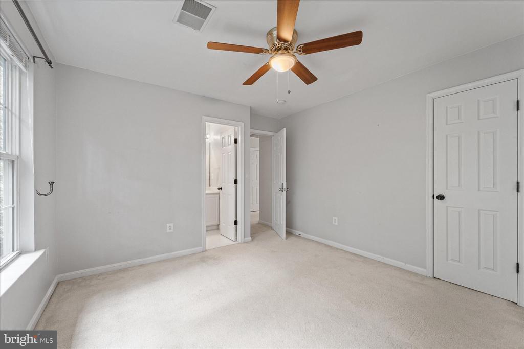 905 ROYAL ELM CT