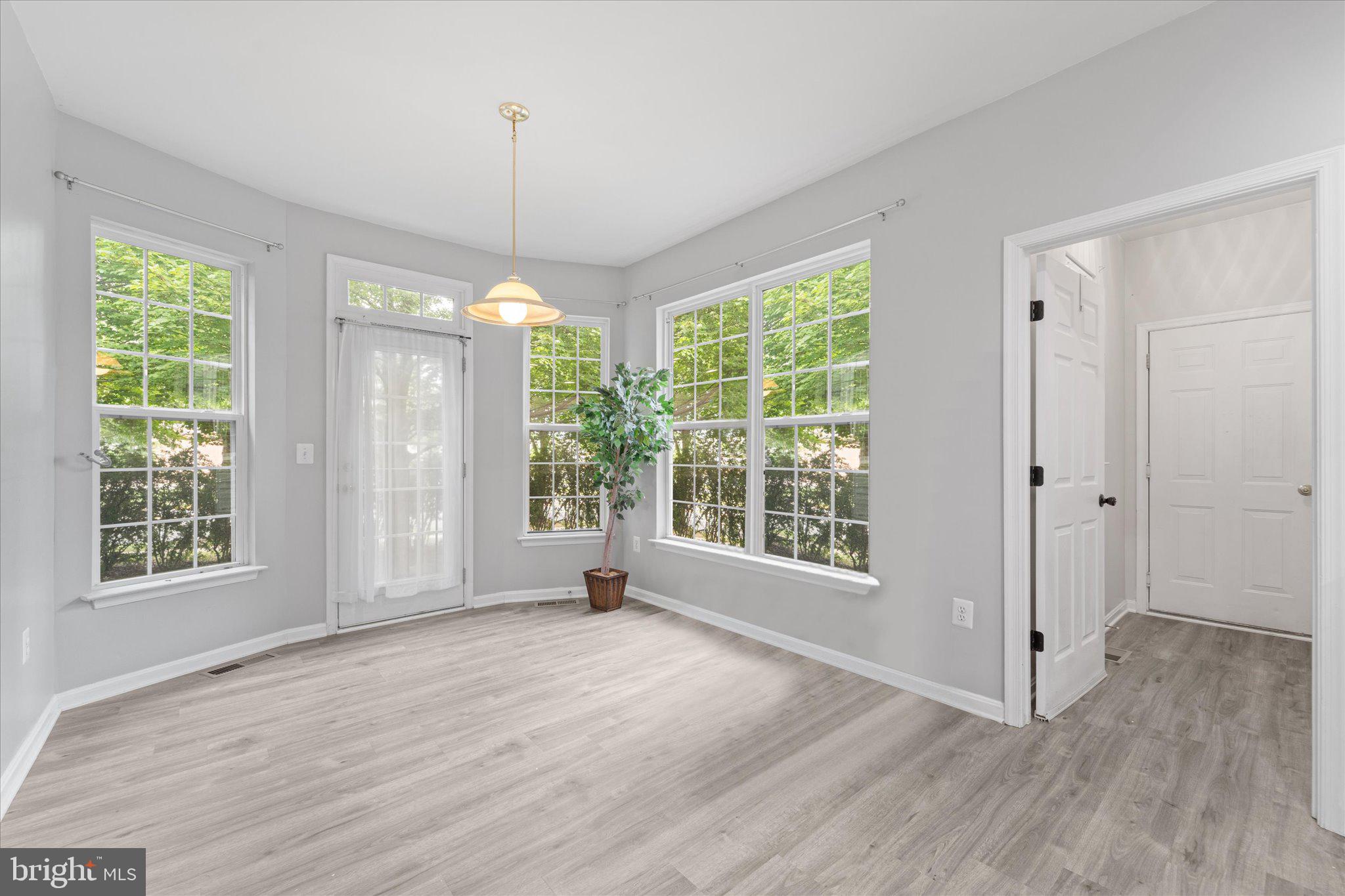 905 ROYAL ELM CT