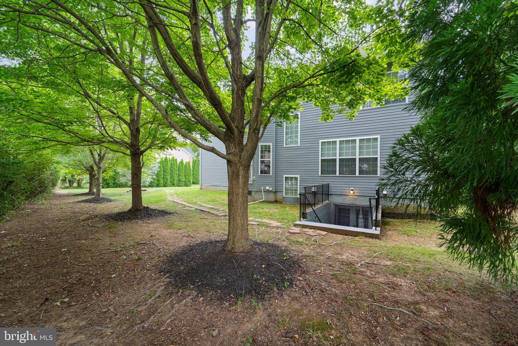 905 ROYAL ELM CT