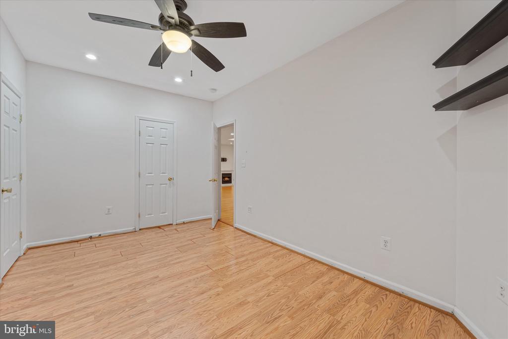 905 ROYAL ELM CT
