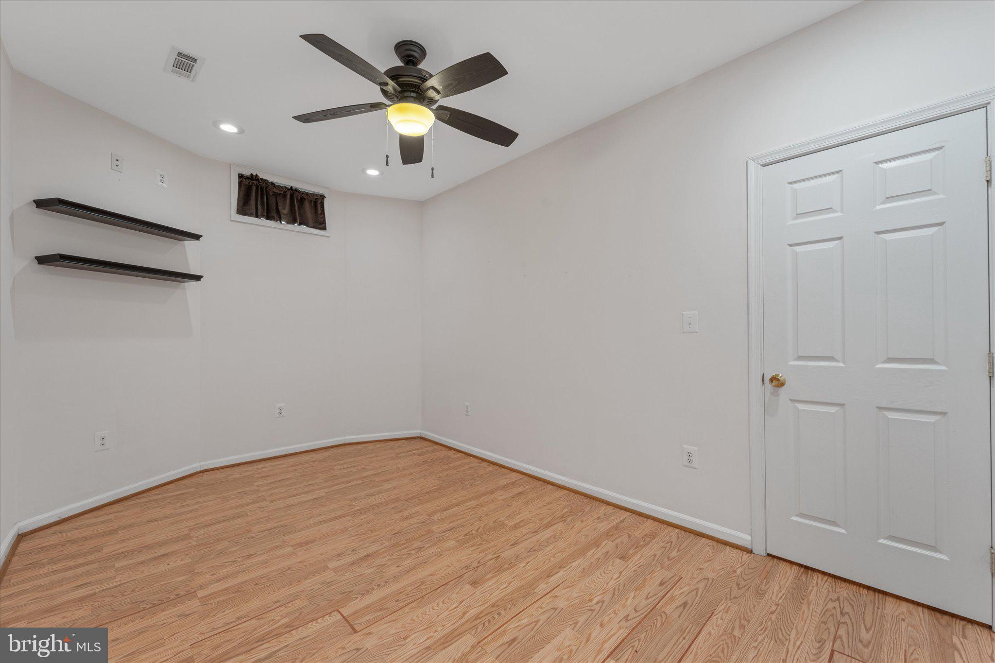 905 ROYAL ELM CT