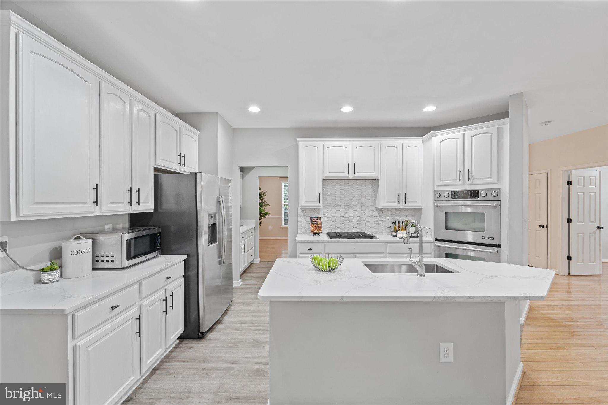 905 ROYAL ELM CT