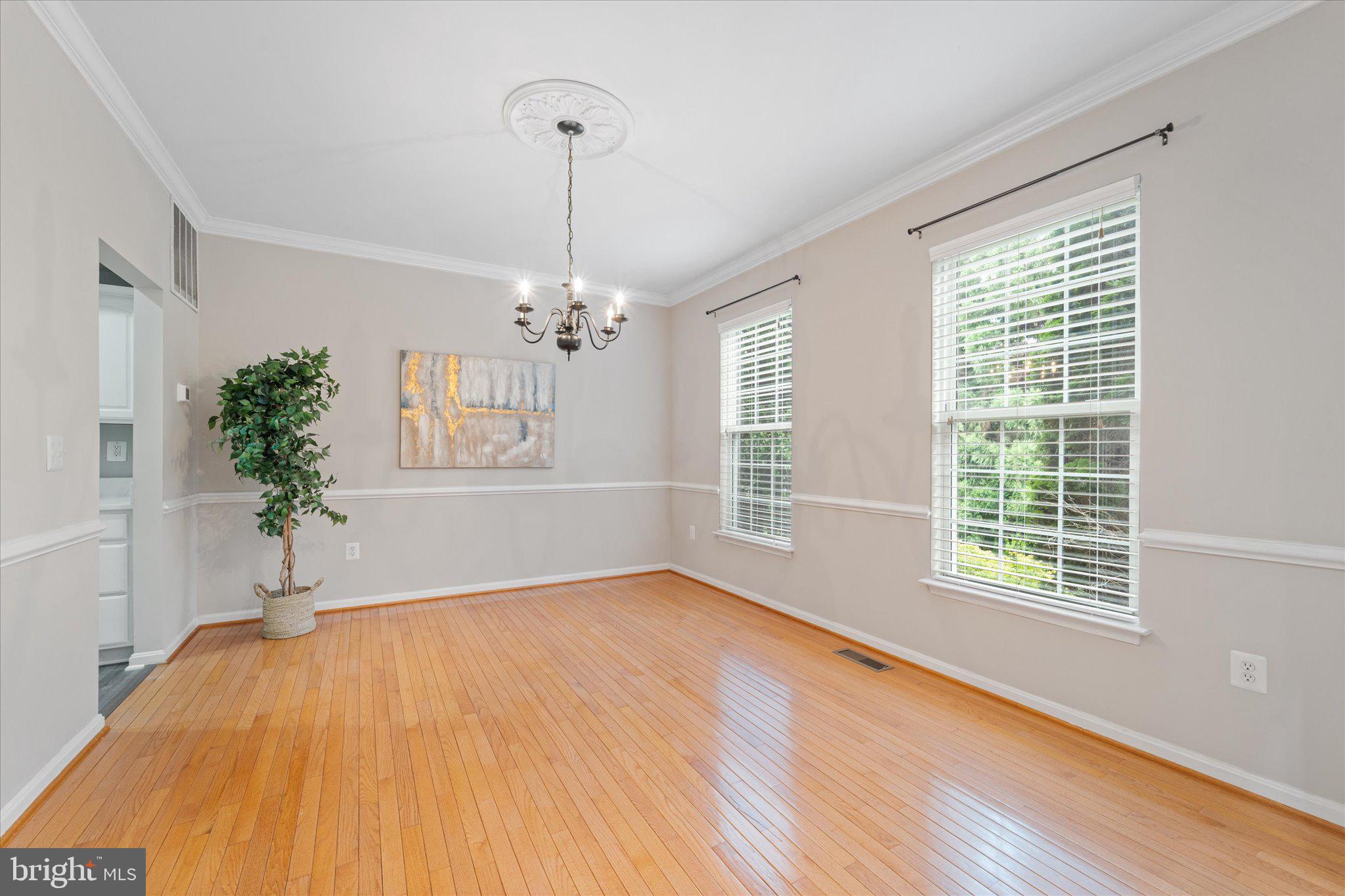905 ROYAL ELM CT