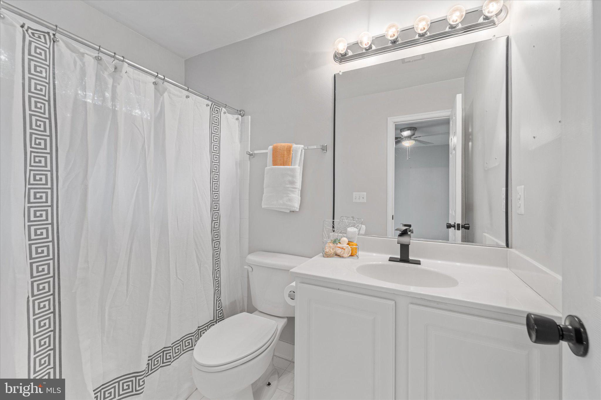 905 ROYAL ELM CT