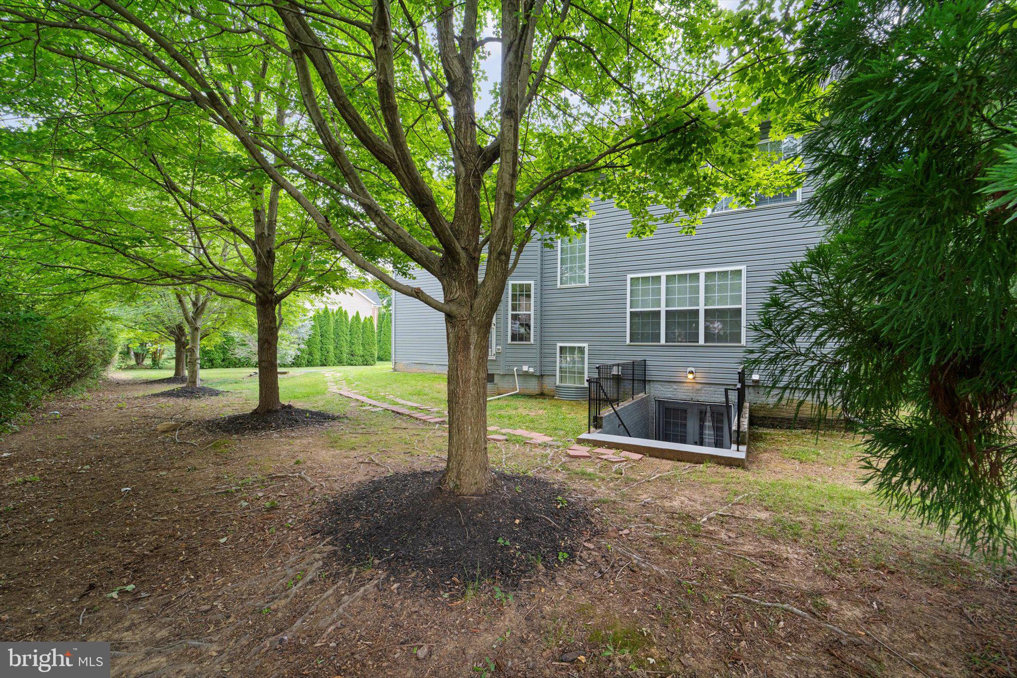 905 ROYAL ELM CT