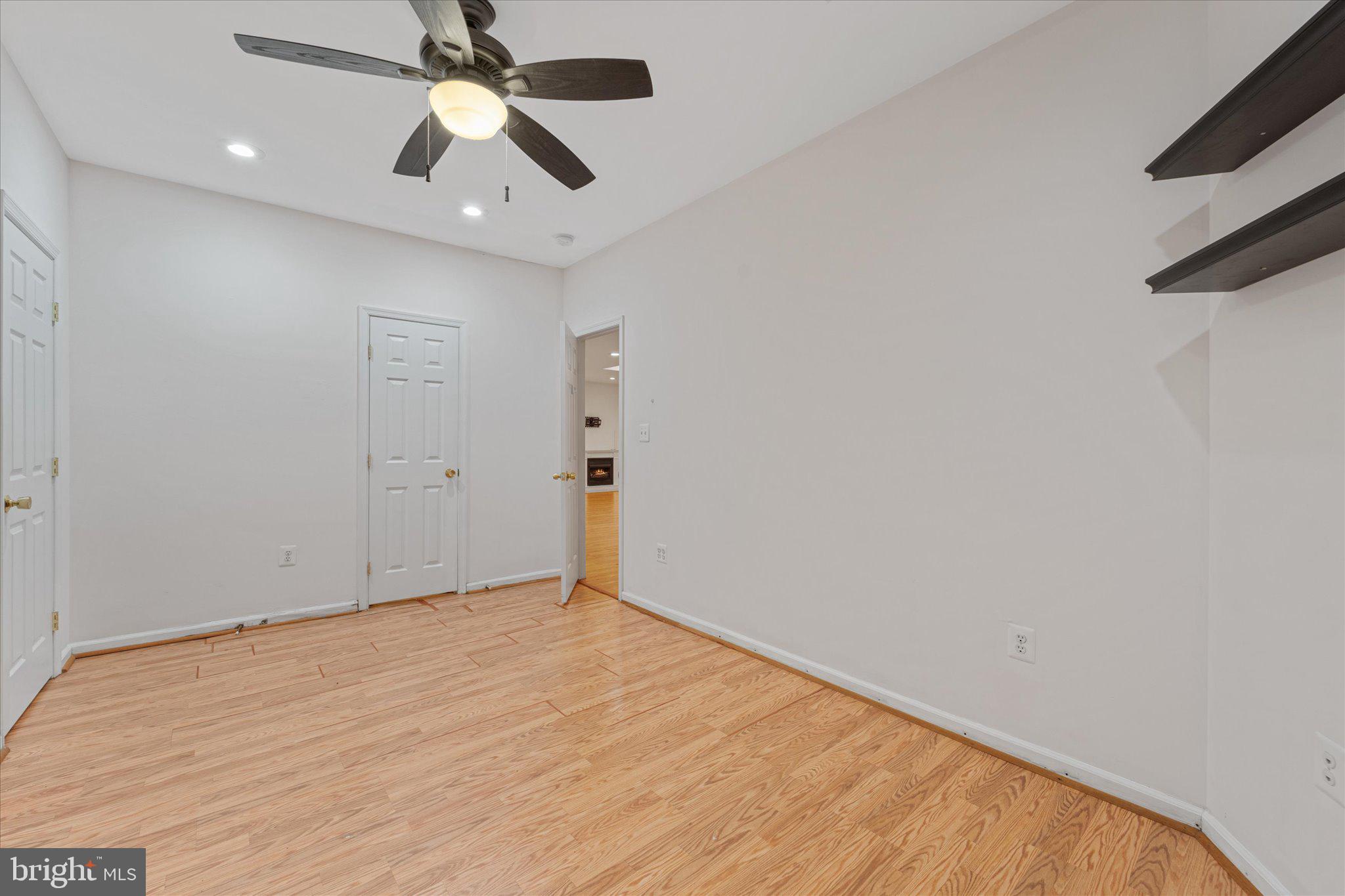 905 ROYAL ELM CT