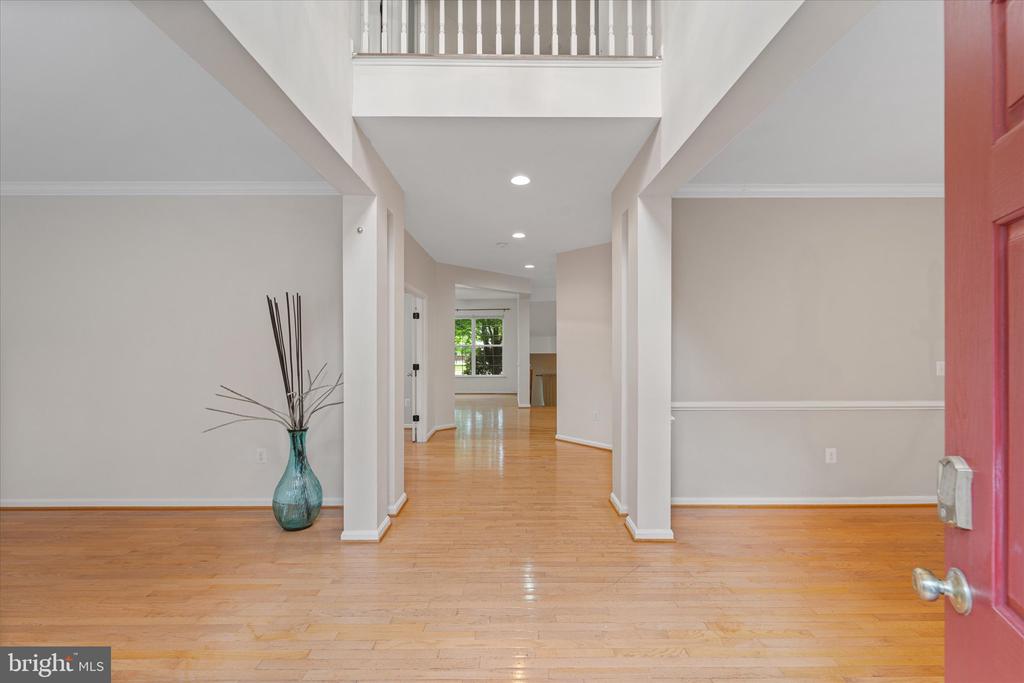 905 ROYAL ELM CT