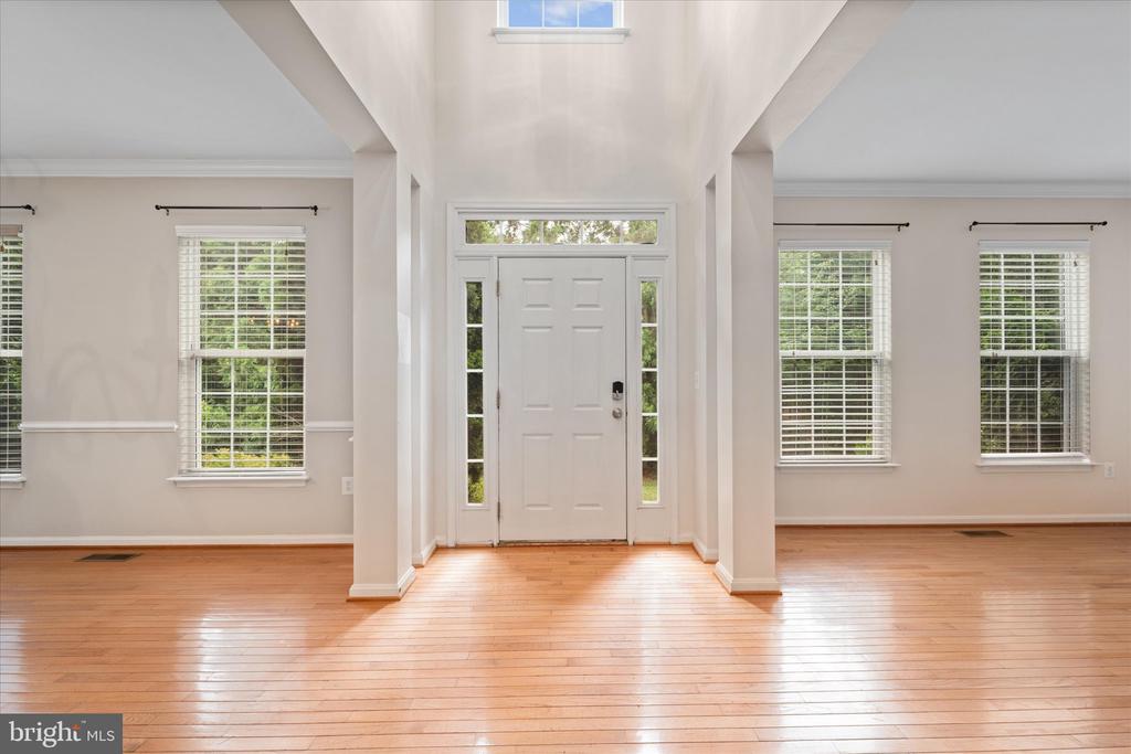 905 ROYAL ELM CT